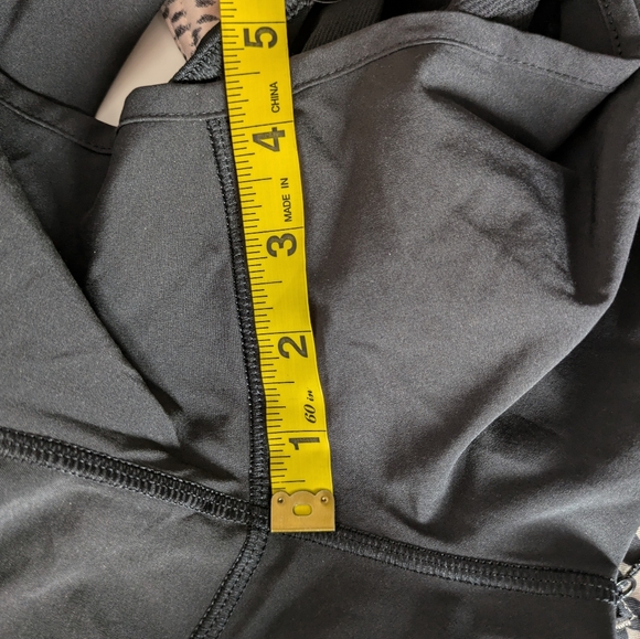 🌷2 for$40 - EUC Lululemon Run Time shorts - Picture 10 of 10